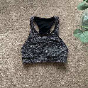 {Lululemon} High Neck Sports Bra